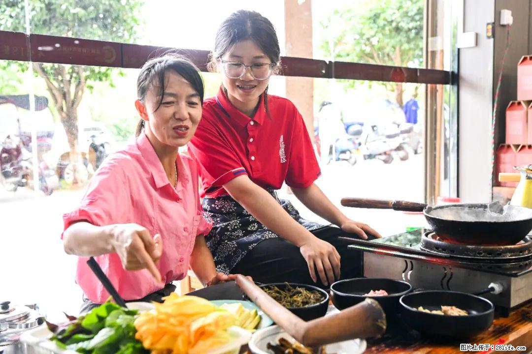 全网追的“扁担女孩”，找了一份暑假工，时薪12元 - 天津生活资讯 - 天津28生活网 tj.28life.com